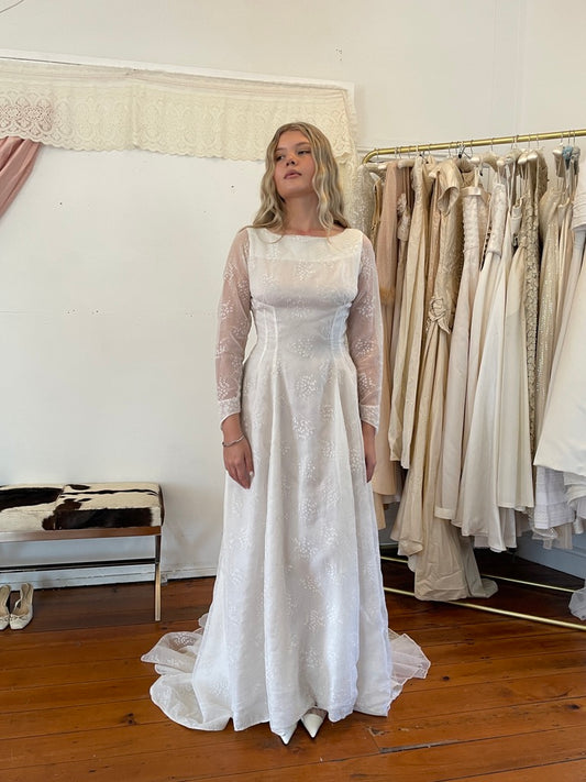 Vintage 50s Flocked Velvet Jacquard Wedding Gown with Bow Train