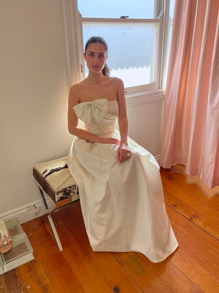 Vintage 80s AJ BARI strapless wedding gown with bow