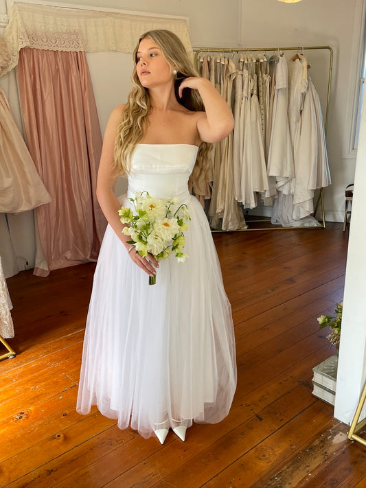 Vintage 90s Strapless tulle wedding dress