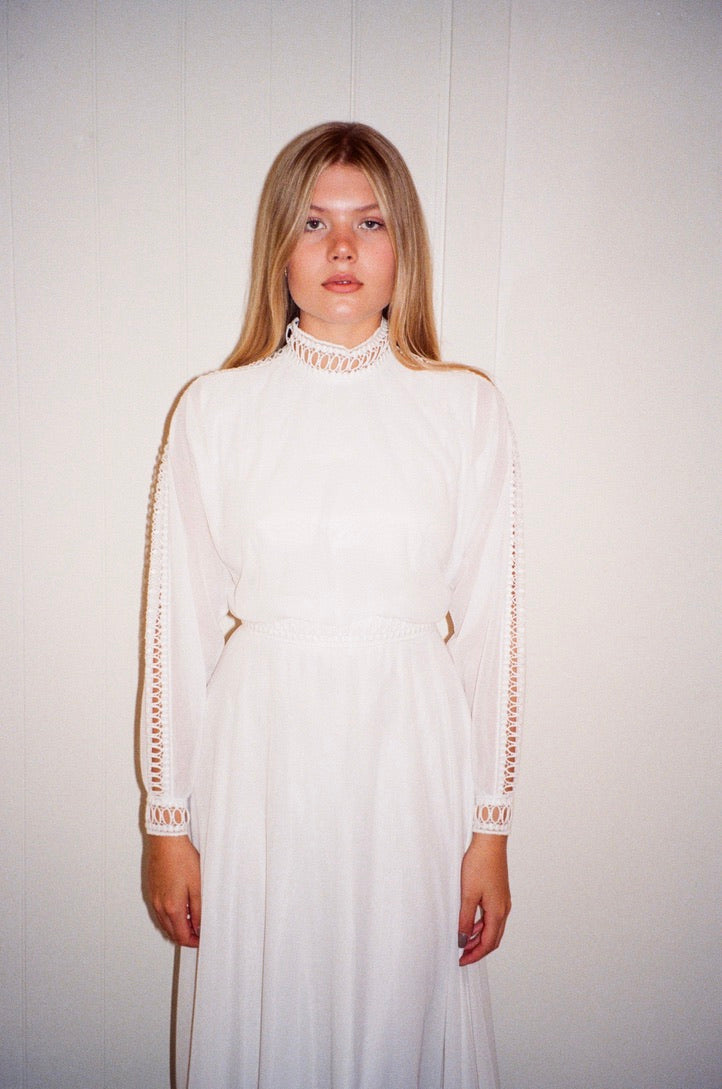 Vintage 70s high neck long sleeve chiffon wedding dress