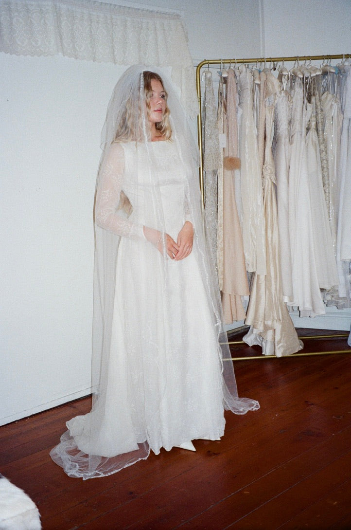 Vintage 50s Flocked Velvet Jacquard Wedding Gown with Bow Train