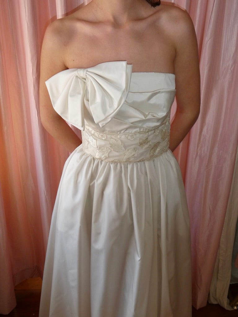 Vintage 80s AJ BARI strapless wedding gown with bow