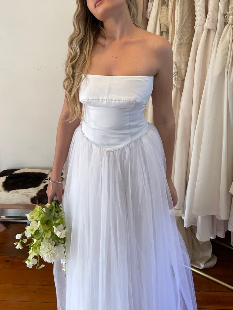 Vintage 90s Strapless tulle wedding dress