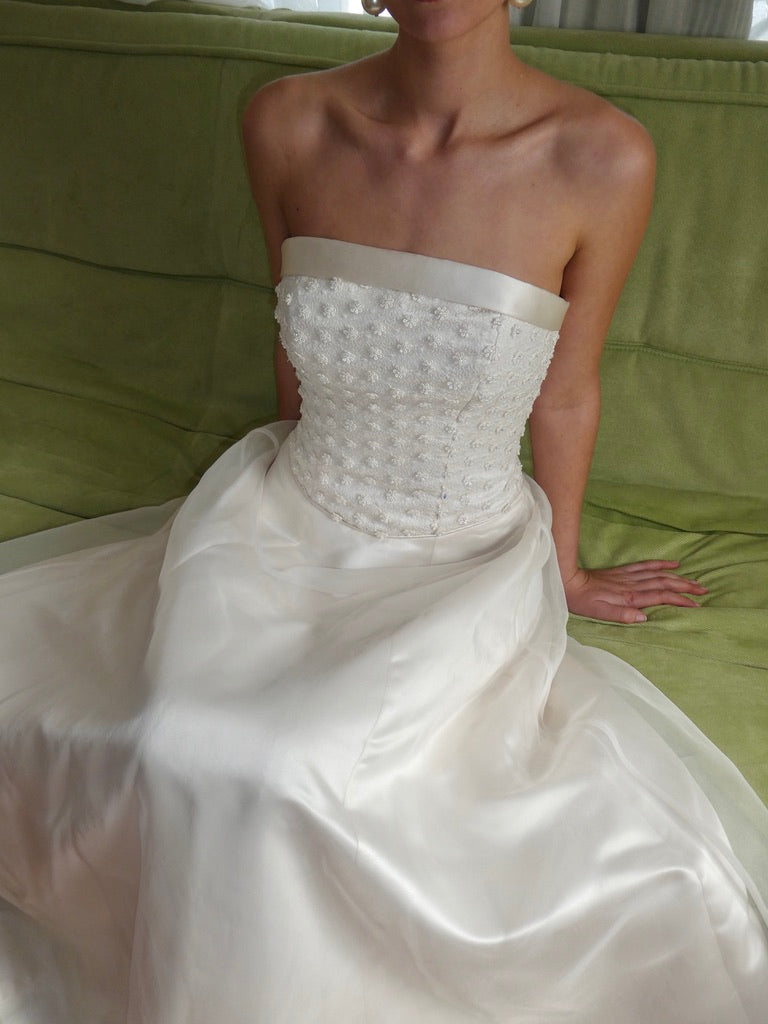Vintage Y2K strapless a-line gown with floral detailing and satin ribbon trim