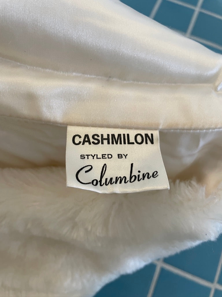 Vintage 90s cream faux fur stole