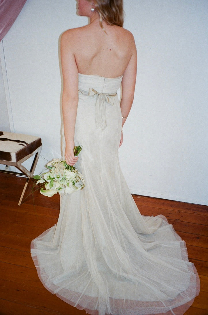 Vintage Y2K Vera Wang strapless mesh gown sand