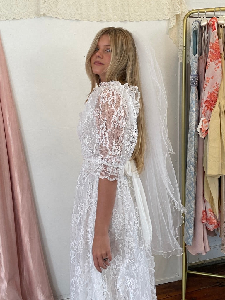 Vintage 80s lace puff sleeve wedding dress with bow