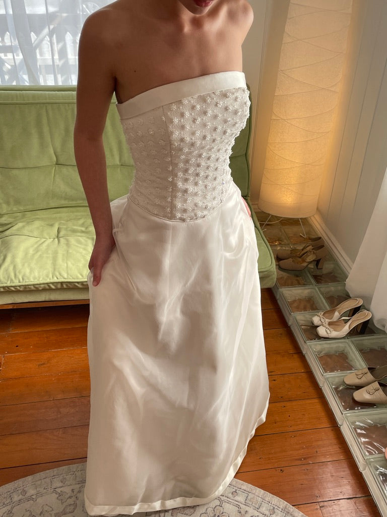 Vintage Y2K strapless a-line gown with floral detailing and satin ribbon trim