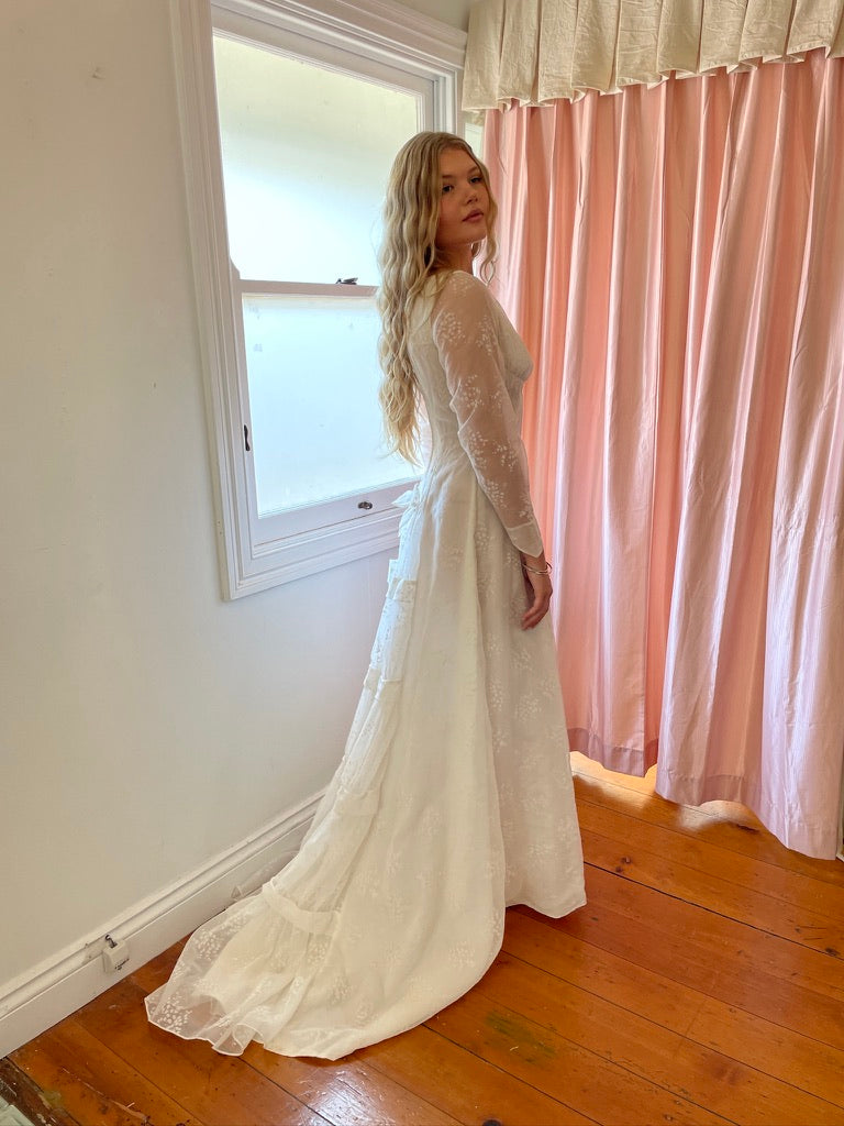 Vintage 50s Flocked Velvet Jacquard Wedding Gown with Bow Train