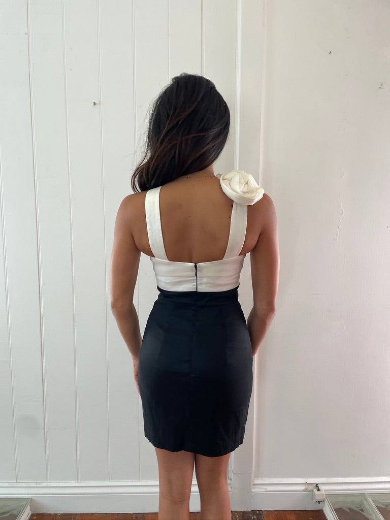 Vintage y2k Jessica McClintock black white mini dress