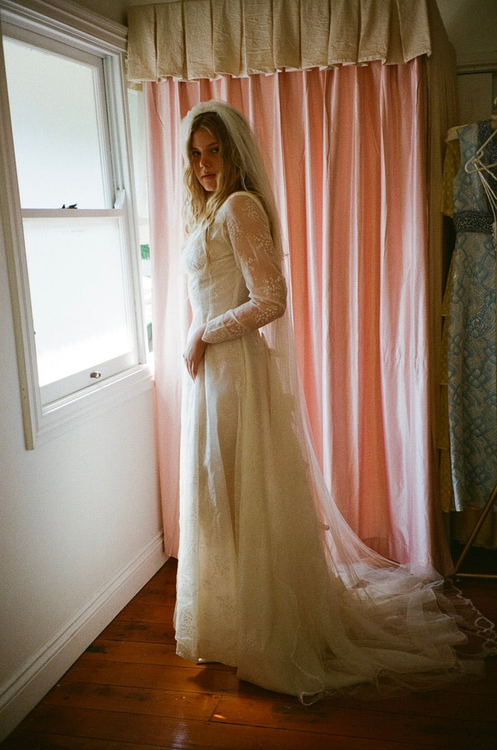 Vintage 50s Flocked Velvet Jacquard Wedding Gown with Bow Train