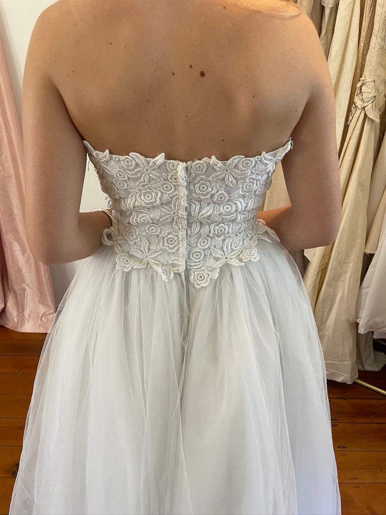Vintage Y2K strapless tulle gown with guipure lace bodice
