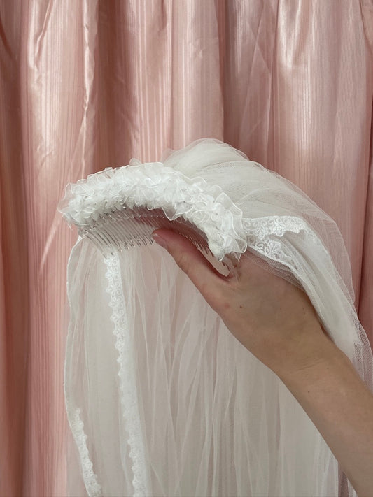 Vintage 70s Cathedral veil with lace trim