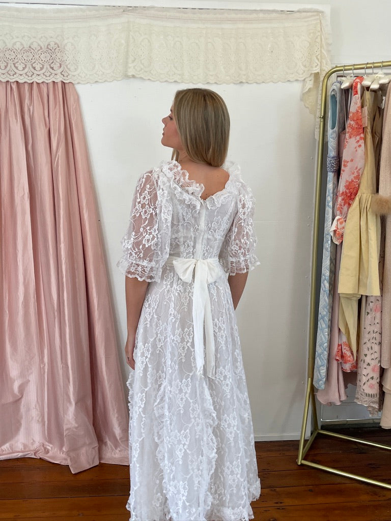 Vintage 80s lace puff sleeve wedding dress with bow