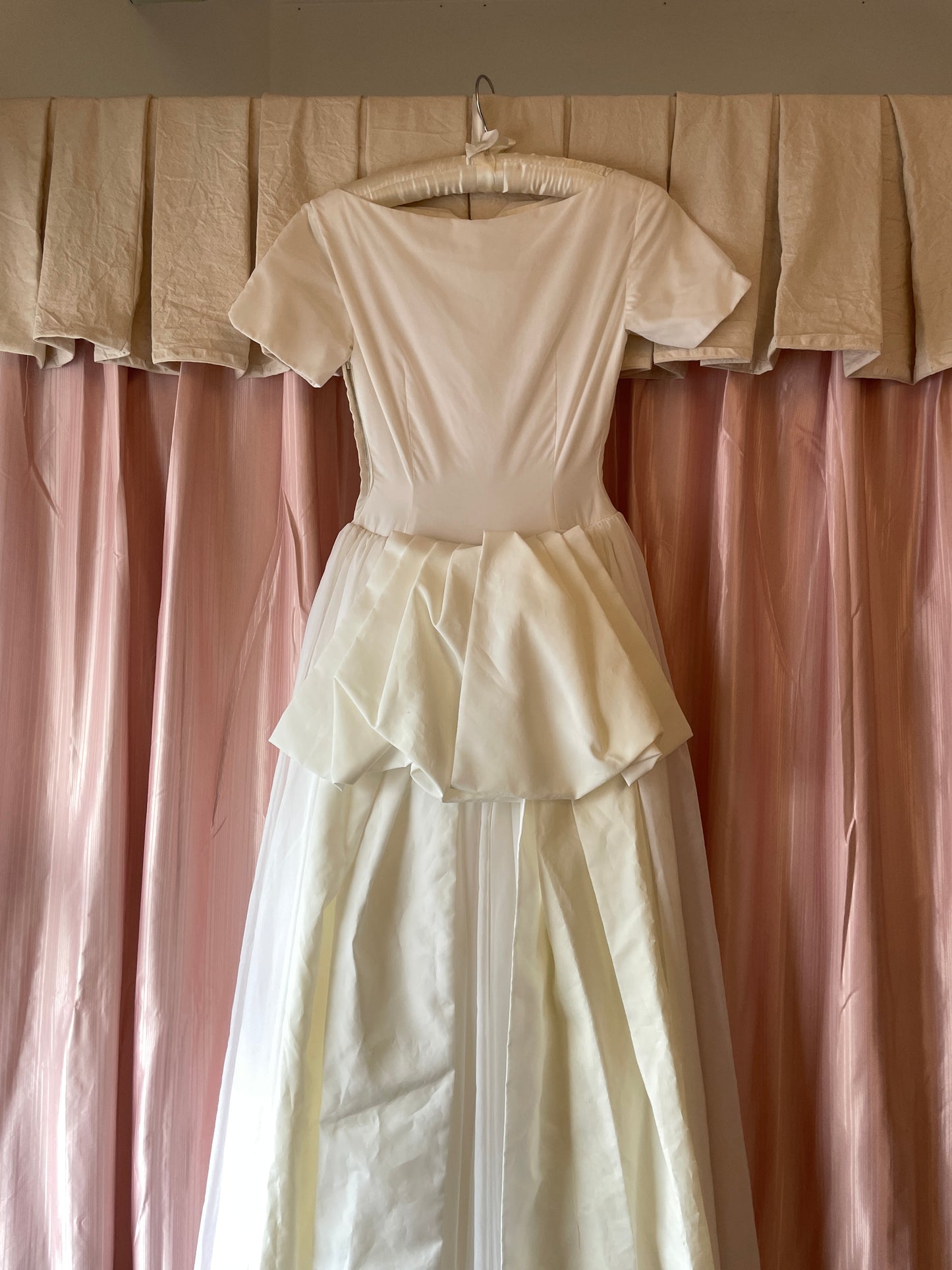 Vintage 50s boat neck cupcake wedding gown with bow