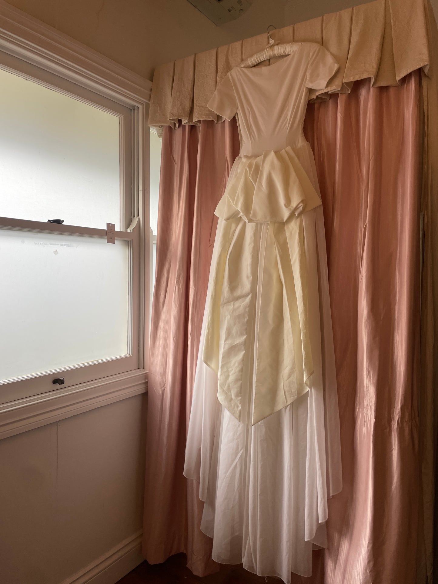 Vintage 50s boat neck cupcake wedding gown with bow