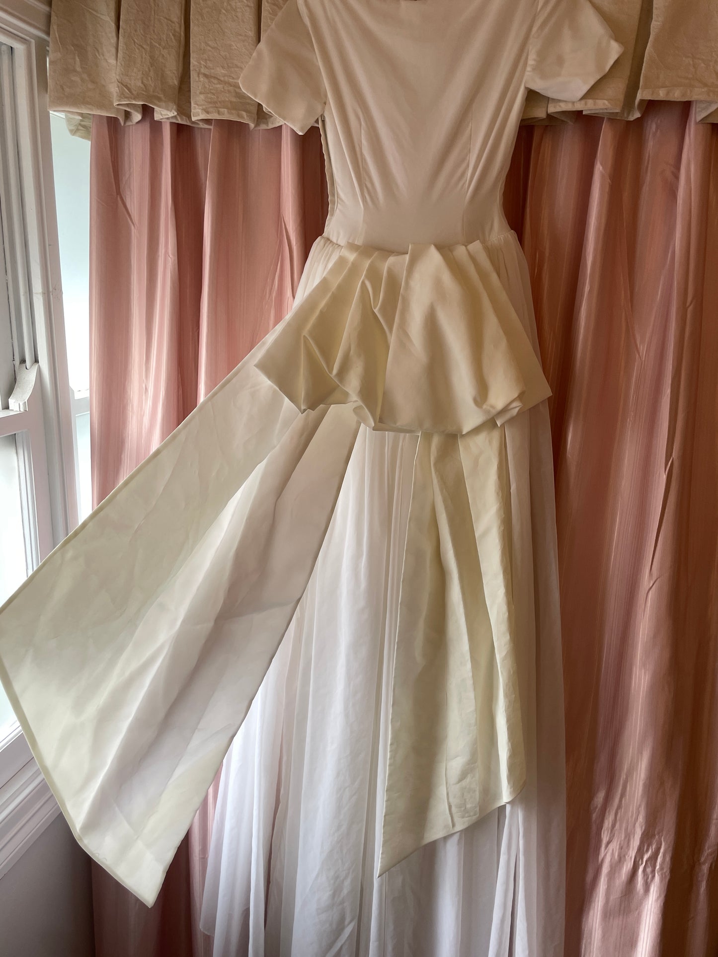 Vintage 50s boat neck cupcake wedding gown with bow