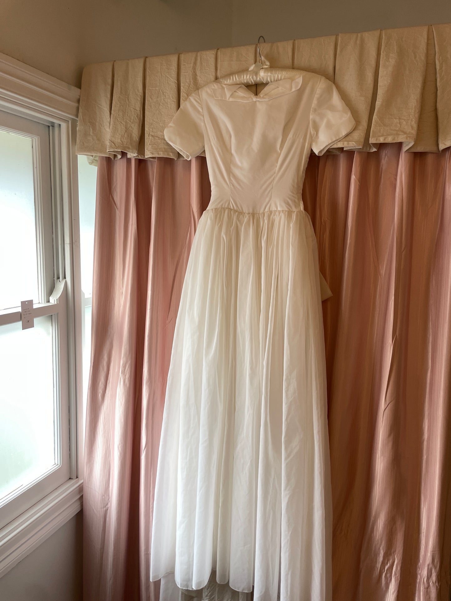 Vintage 50s boat neck cupcake wedding gown with bow